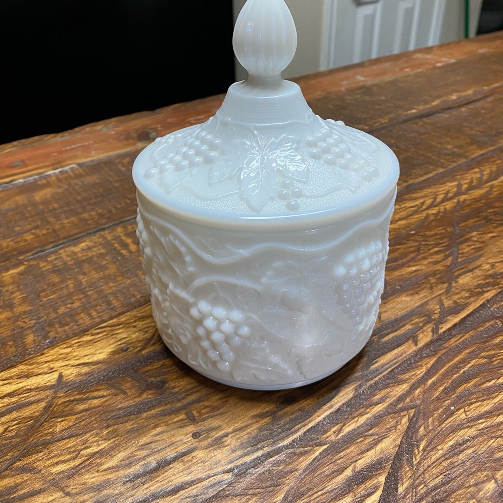 Milk Glass Collection Imperial 1950’s Covered Compote White Dish - Picture 3 of 10